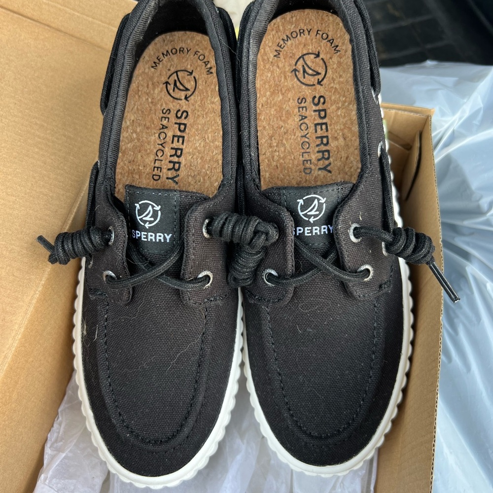 Brand new, never warn slide in platform sperrys